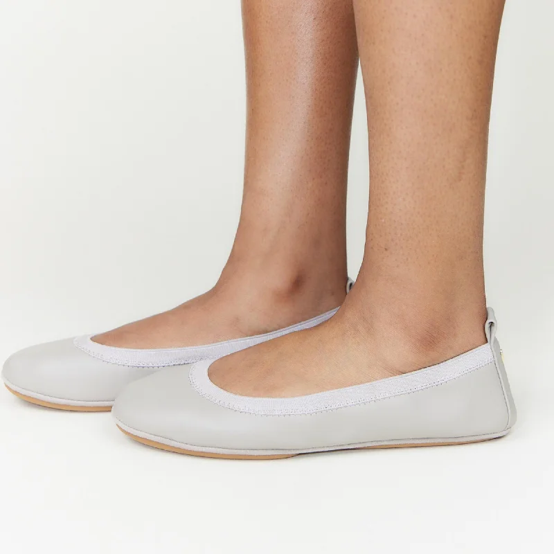 Samara Foldable Ballet Flat in Simply Taupe Leather