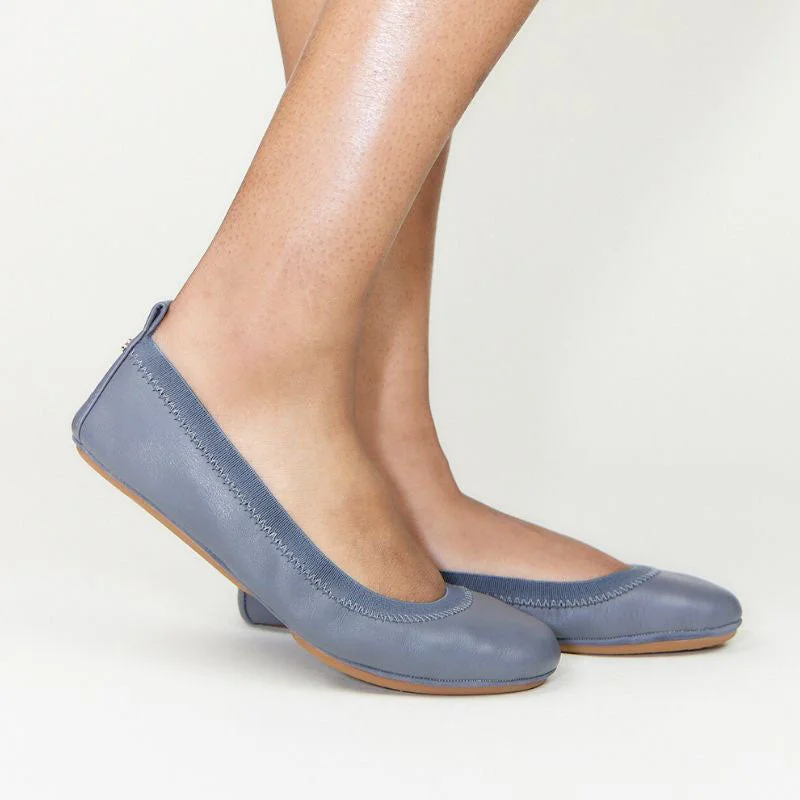 Samara Foldable Ballet Flat in Dark Grey Leather